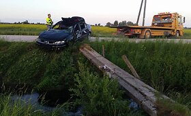 Panevėžio rajone į griovį įlėkė ir apsivertė girtas vairuotojas