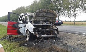 Sudegęs automobilis &bdquo;VW Caddy&ldquo;