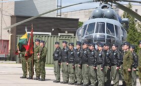 Visuomenei pristatytas sraigtasparnis &bdquo;Dauphin&ldquo;