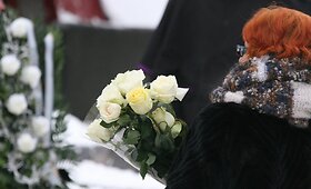 Artimieji atsisveikino su liepsnose pražuvusiomis trimis sesutėmis