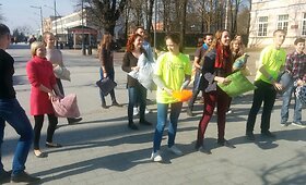 &Scaron;iaulių pėsčiųjų bulvare vyko pagalvių mū&scaron;is