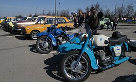 &Scaron;iauliuose pilna sovietinės technikos ir milicininkų