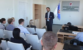 Policijos departamento kapelionas kunigas Algirdas Toliatas lankėsi Marijampolės policijoje