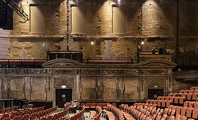 Po 30 metų atgimę teatro rūmai