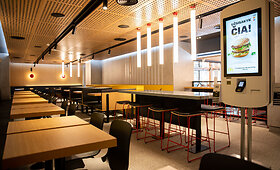 Atnaujintas &bdquo;McDonald&rsquo;s&ldquo; restoranas Gedimino pr.