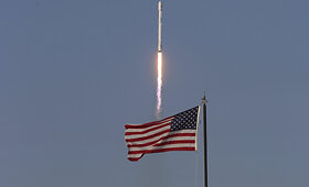Istorinis &bdquo;SpaceX&ldquo; raketos startas
