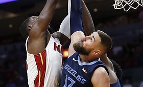 Slogus Jono Valančiūno ir &bdquo;Grizzlies&ldquo; startas NBA pirmenybėse