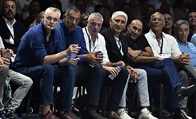 Krep&scaron;inio legendos suplaukė į Zagrebą pagerbti Draženą Petrovičių