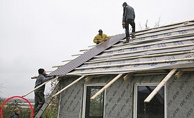 Dėl ligos į darbą neinantį Kęstutį Pūką žurnalistai rado vadovaujantį tėvų sodybos renovavimo darbams
