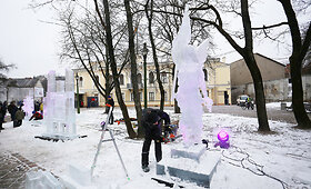 &Scaron;imtmečio ledo skulptūrų kūrimas Kaune