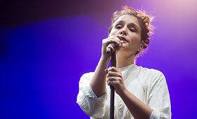 Jessie Ware koncertas VU botanikos sode