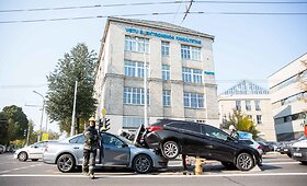&Scaron;vitrigailos ir Naugarduko gatvių sankryžoje susidūrė trys automobiliai