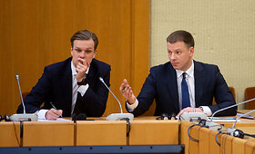 Finansų ministras V.&Scaron;apoka dalyvavo Seimo opozicinių frakcijų posėdyje