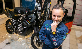 Karolis Mieliauskas pristatė at&scaron;iauriausioms sąlygoms paruo&scaron;tą motociklą