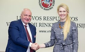 Valentinas Mazuronis pateikė dokumentus dalyvauti Prezidento rinkimuose
