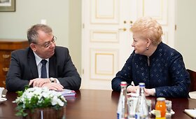Prezidentė susitiko su Europos audito rūmų pirmininku Klausu Heineriu Lenė
