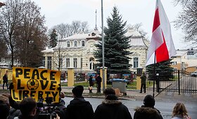 Vilniaus liberalaus jaunimo protestas &bdquo;I&scaron;laisvinti Piotrą!&ldquo; prie Baltarusijos ambasados