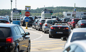 Automobilių eilės prie Smiltynės perkėlos