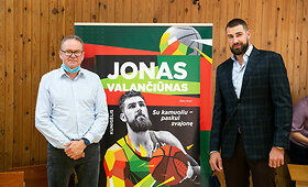 Lino Kunigėlio knygos &bdquo;Jonas Valančiūnas. Su kamuoliu paskui svajonę&ldquo; pristatymas