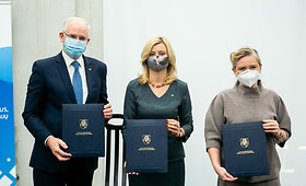 Tri&scaron;alės sutarties pasira&scaron;ymas dėl &Scaron;vč. Mergelės Ramintojos bažnyčios rekonstrukcijos