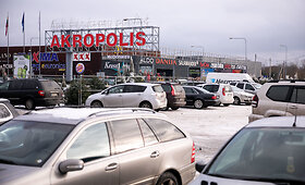Į &bdquo;Akropolį&ldquo; plūstelėjo pirkėjai prie&scaron; įsigaliojant griežtesniems karantino reikalavimams