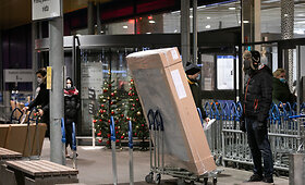 Paskutiniai &bdquo;Ikea&ldquo; ir &bdquo;Nordika&ldquo; parduotuvių pirkėjai prie&scaron; karantino sugriežtinimą