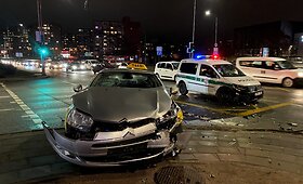 Ozo gatvėje susidūrė taksi ir policijos automobiliai