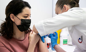 Monika Navickienė pasiskiepijo nuo COVID-19 &bdquo;AstraZeneca&ldquo; vakcina