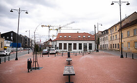 Aik&scaron;tė Vilniaus Paupyje, Paupio ir Auk&scaron;taičių gatvių sankirtoje