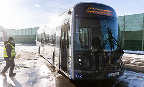 Lietuvi&scaron;ko elektrinio autobuso pristatymas Vilniaus oro uoste