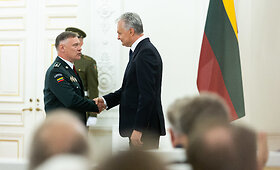 Valstybės apdovanojimų įteikimo ceremonija Prezidento rūmuose