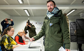 Tomas Vytautas Raskevičius balsuoja savivaldybių tarybų ir merų rinkimuose