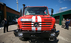 &bdquo;UNIMOG&ldquo; perduotas Vilniaus mi&scaron;kų urėdijos ugniagesiams
