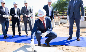 Fabijoni&scaron;kių baseino simbolinės kapsulės įkasimo ceremonija