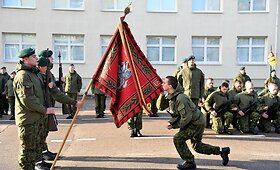 Karo akademijoje tarnybą baigė &scaron;auktinių skyrius