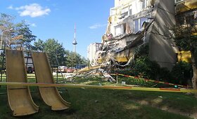 Vilniaus Lazdynų rajone nulūžo daugiabučio balkonas