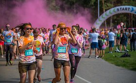 &bdquo;The Color Run&ldquo; kviečia į magi&scaron;ką spalvų bėgimo turą