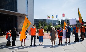Profesinės sąjungos &bdquo;Solidarumas&ldquo; piketas &bdquo;Ar darbuotojai &scaron;iuk&scaron;lės?!&ldquo;