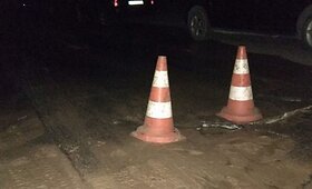 Po vandentiekio avarijos Jonavoje atsivėrė smegduobė