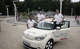 Elektromobiliu siekia rekordo: bandys nuvažiuoti 1006 km