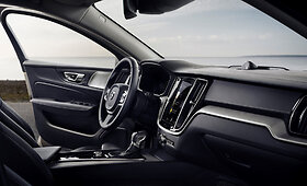 Naujasis &bdquo;Volvo V60&ldquo; turės net dvi hibridines versijas