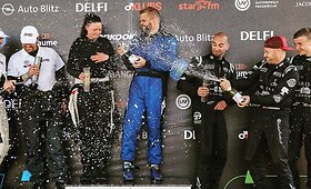 Nauja lenktynininkų komanda su &bdquo;Cupra TCR&ldquo;