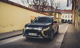 Lietuvoje naujas &bdquo;Mitsubishi&ldquo; &scaron;eimos narys &ndash; &bdquo;Outlander&ldquo;