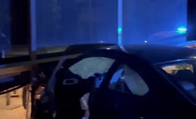 Vilniuje BMW taranavo vie&scaron;bučio kavinę