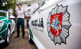Policija pristatė naujus automobilius