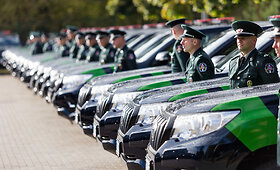 Pasieniečiams perduoti &bdquo;Toyota Land Cruiser&ldquo; visureigiai