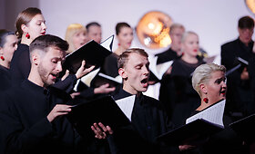 Į naujai atidarytą MO Muziejų renkasi lankytojai