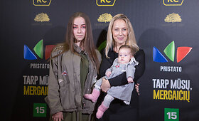 Komedijos &bdquo;Tarp mūsų, mergaičių&ldquo; raudonojo kilimo premjera