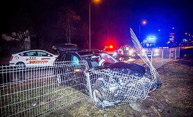 Geležinio Vilko gatvėje susidūrė taksi automobilis su &bdquo;Mercedes-Benz&ldquo; automobiliu