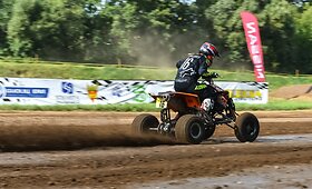 Merginos motociklų krose